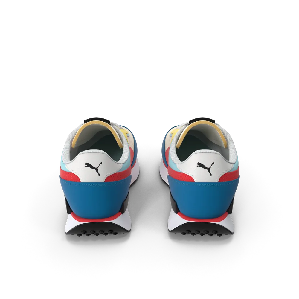 Weekend trainers — illustrative photo